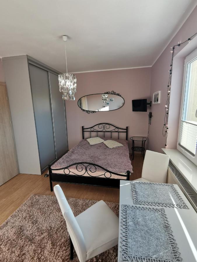 Anna Apartment Czarny Mlyn Bagian luar foto