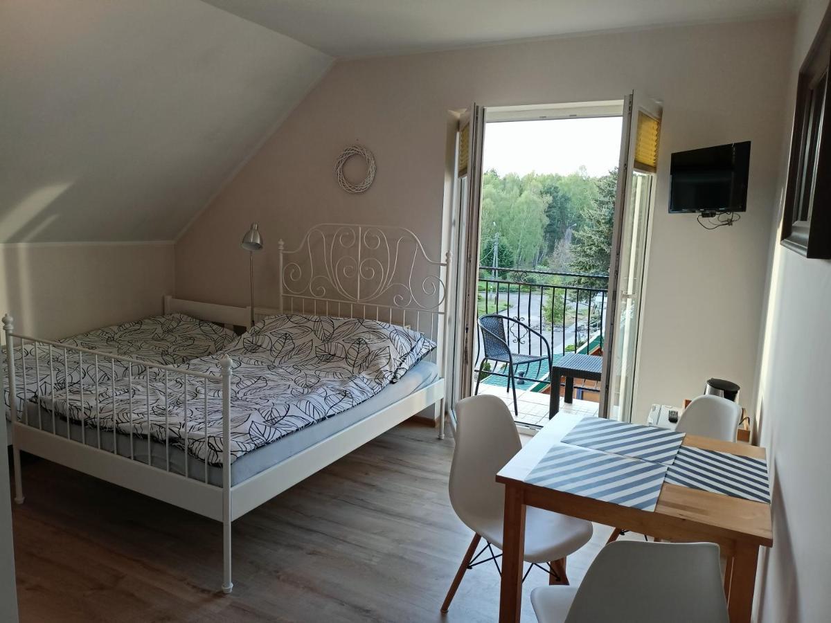 Anna Apartment Czarny Mlyn Bagian luar foto
