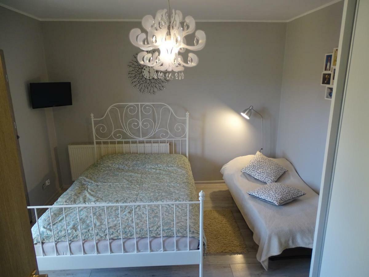 Anna Apartment Czarny Mlyn Bagian luar foto